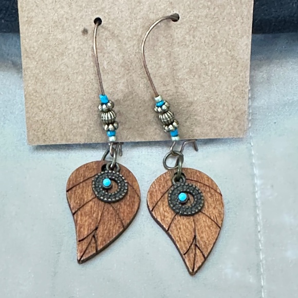 2/$15 Copper wood leaf & bead earrings Kidney wire hooks - Picture 1 of 16